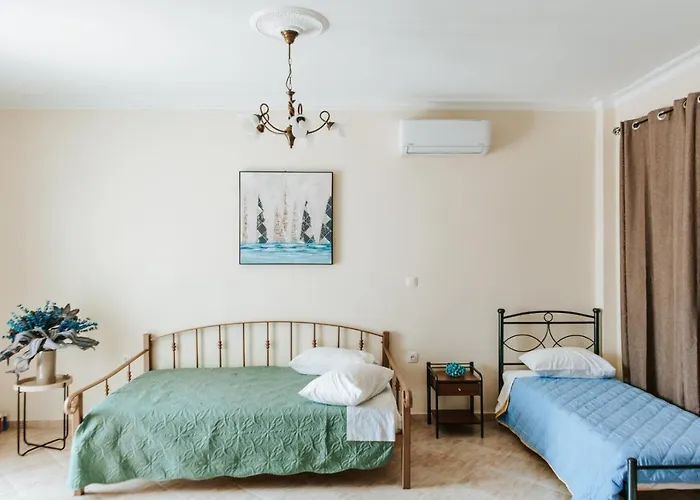 Finikas Kamari (Santorini)