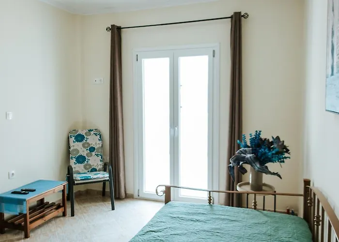 Finikas * Kamari (Santorini)